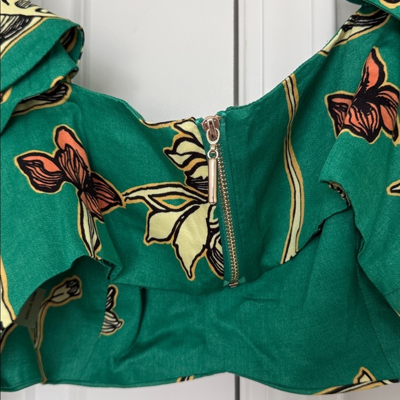 Alexis Hoshi Flutter Sleeve Crop Top in Jade Green Orchid Size M - Picture 10 of 11